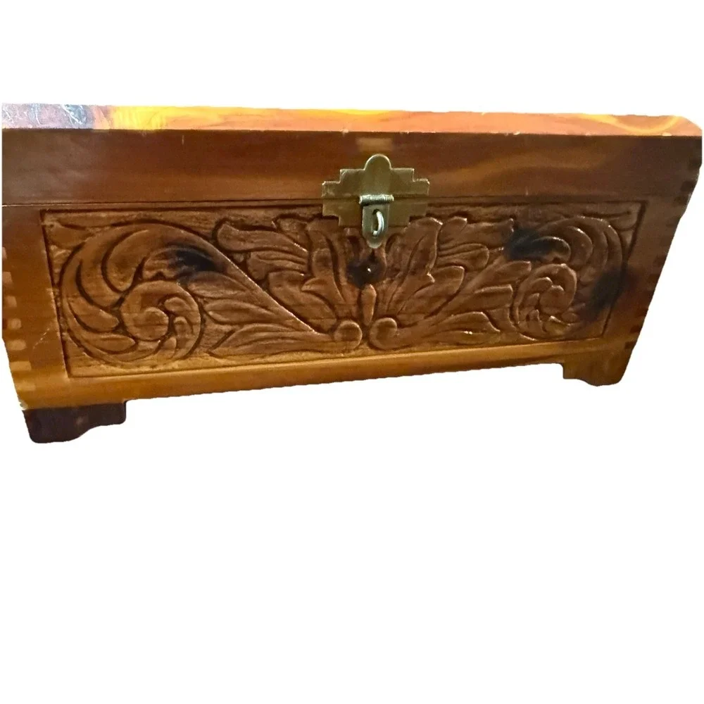 Vintage wood carved jewelry box scene on top mirror lock 11x4.5x6
